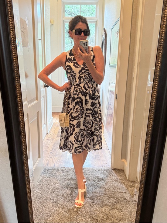 Ann Taylor Dresses & Skirts - Ann Taylor Navy & White Floral Fit and Flare Dress Fully Lined Sleeveless